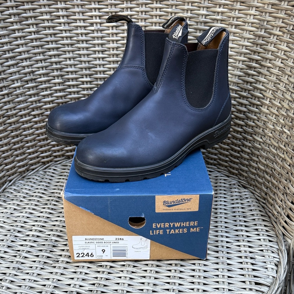 Blundstone Navy Blue Chelsea Boots